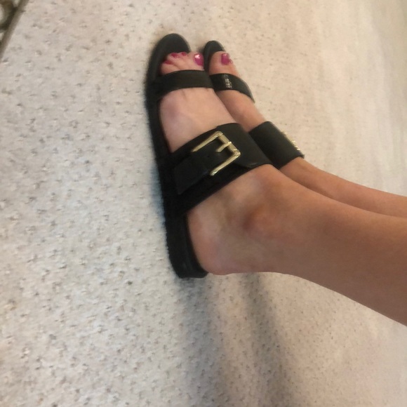 Donald j Pliner Black leather slides. 6M - Picture 8 of 8